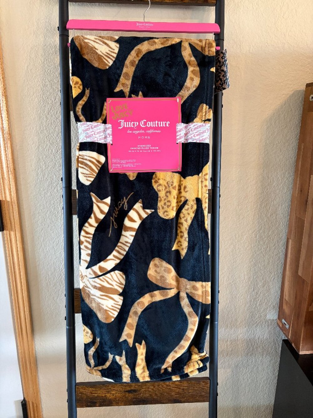 Juicy Couture Oversized Plush Throw 60x70 Black Leopard Bow Blanket